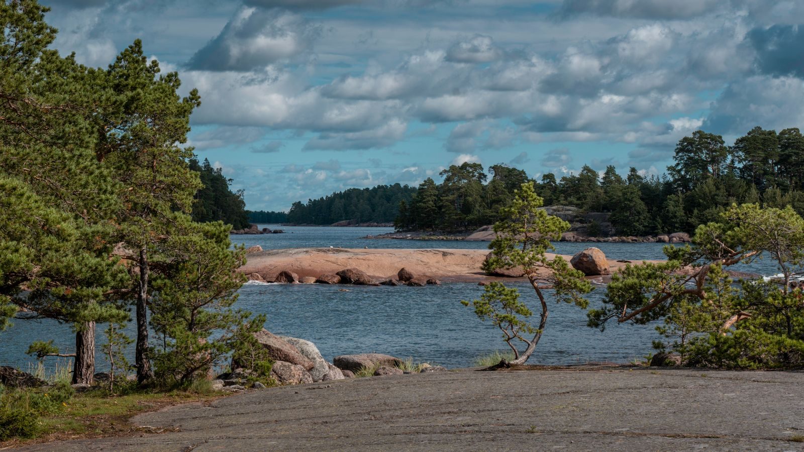 Saariston rengastie matkailuautolla